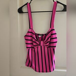 Route 3 Hot Pink with black Stripes L